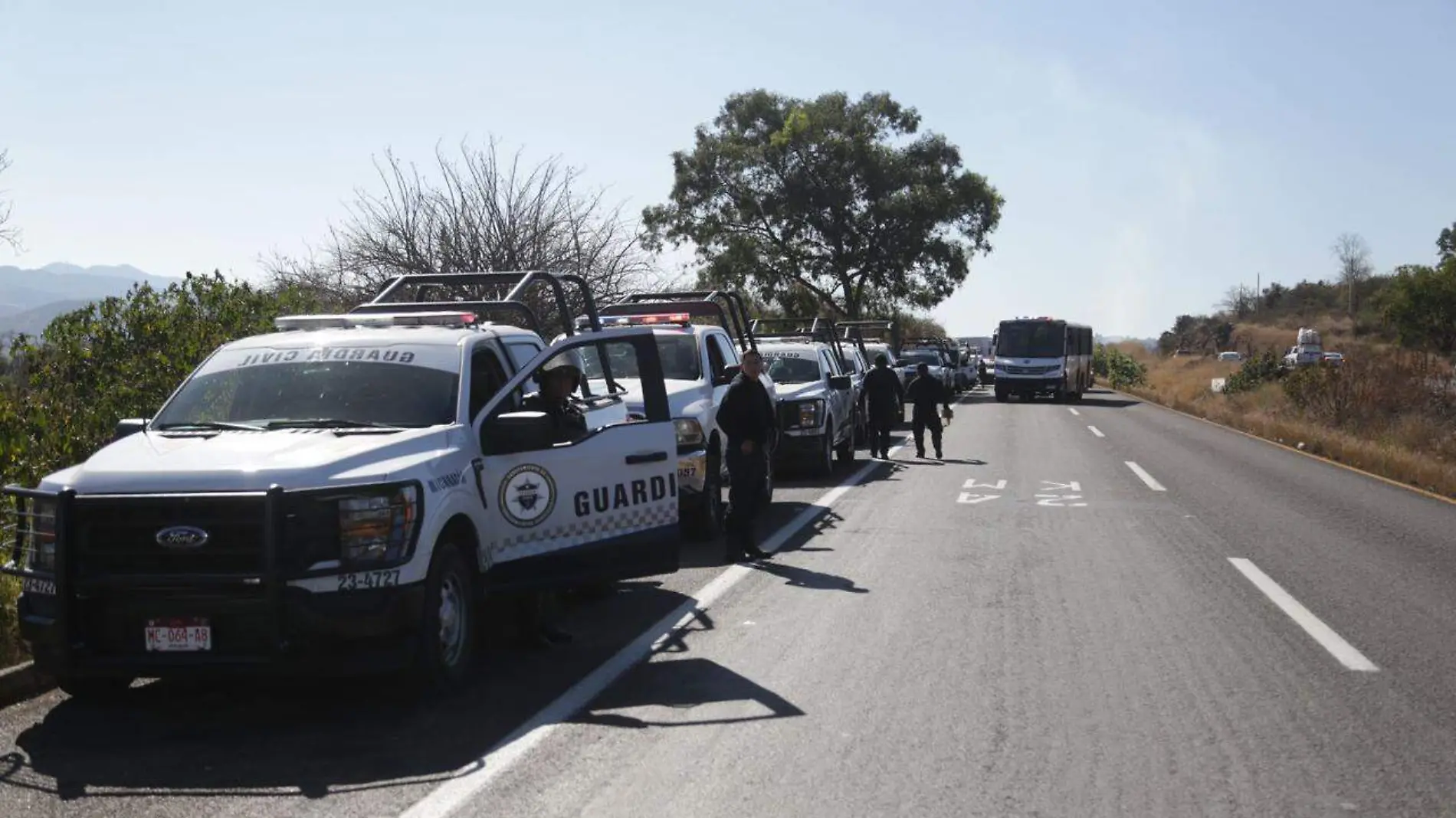 elementos de seguridad en carretera Pátzcuaro